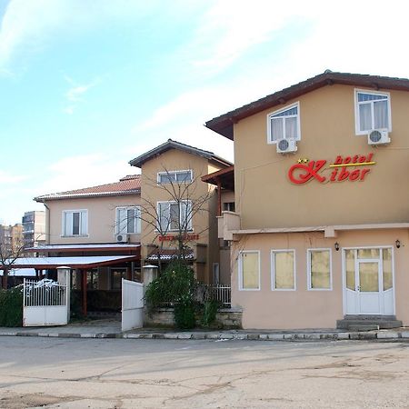 Hotel Kibor Gulubovo  Exteriör bild