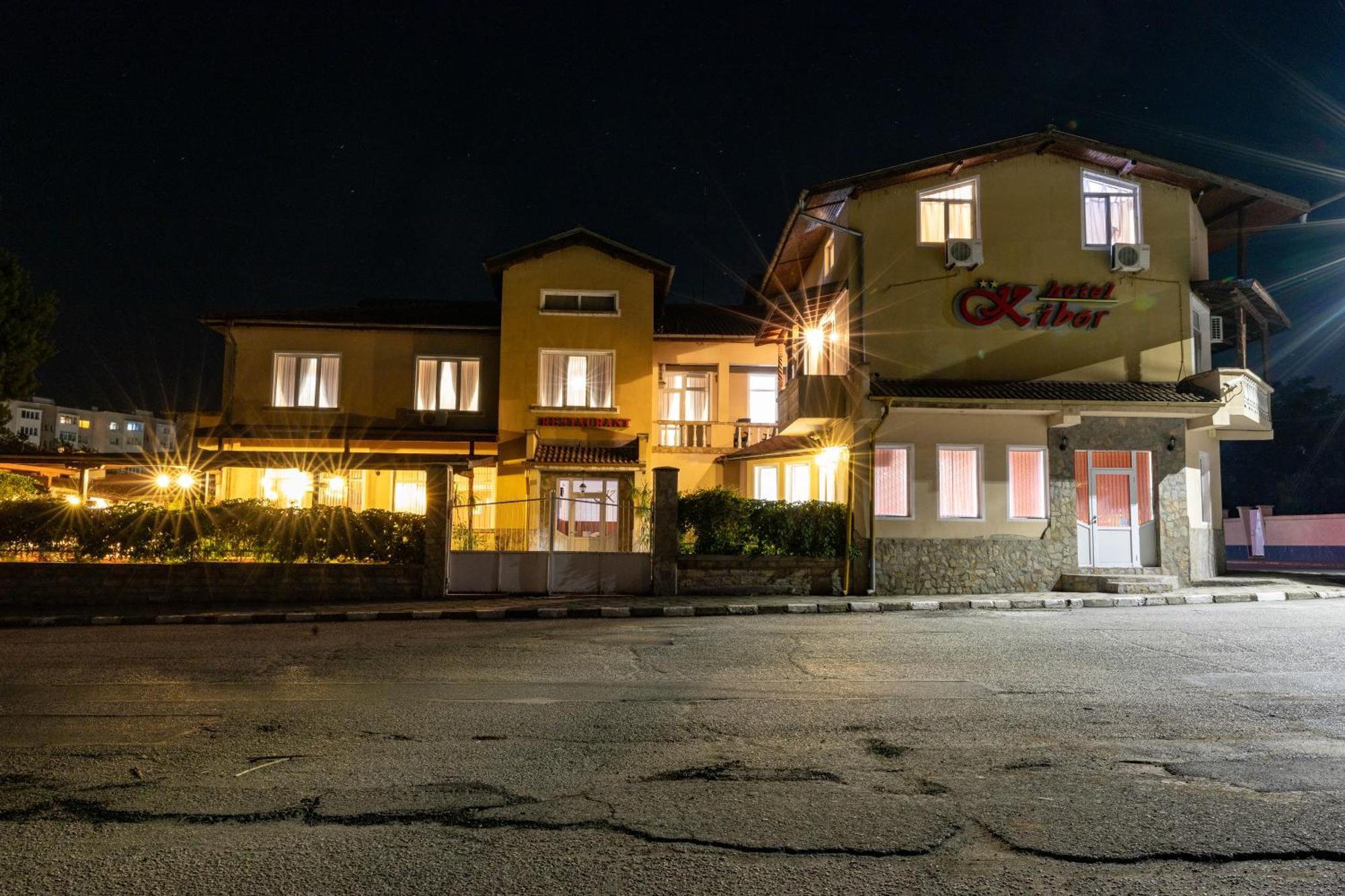 Hotel Kibor Gulubovo  Exteriör bild