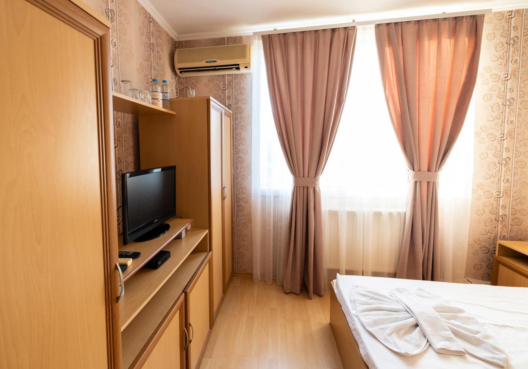Hotel Kibor Gulubovo  Exteriör bild